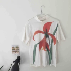  - Tröja inköpt från weekday, nästan aldrig använd.