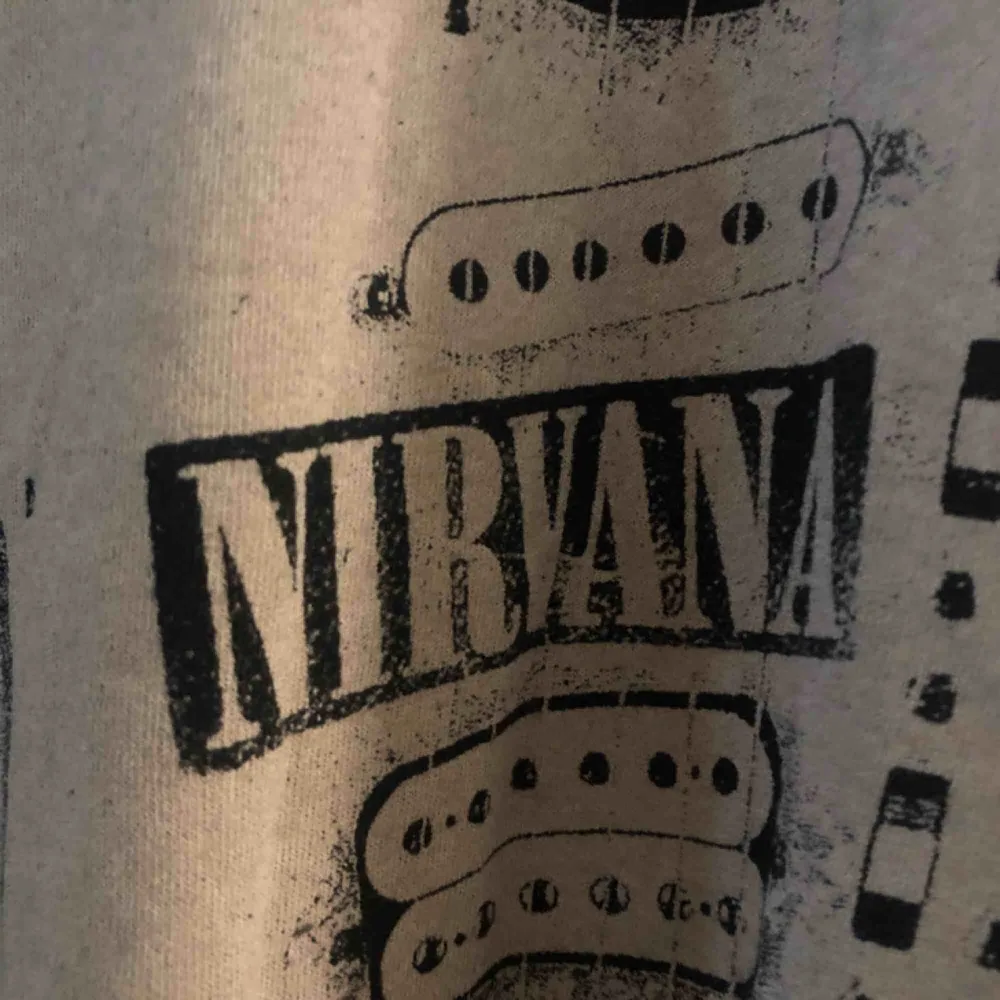 Nirvana - Kan hämtas i Uppsala eller skickas mot fraktkostnad . T-shirts.