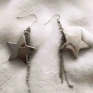  - Finaste örhängerna⭐️ frakt är inräknat i priset💕