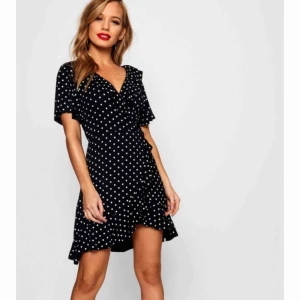  - Storlek 38 passar 36. Använd 1 gång bara.