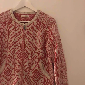  - En odd Molly kofta med dragkedja. Fint skick, endast använd ett fåtal gånger