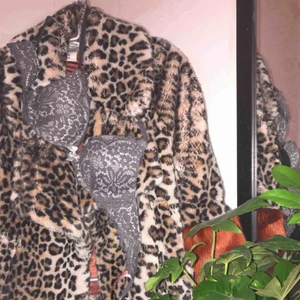  - hunky möller push up bh, lagom push . NP:350kr vill bli av med, aldrig använd enbart testad.