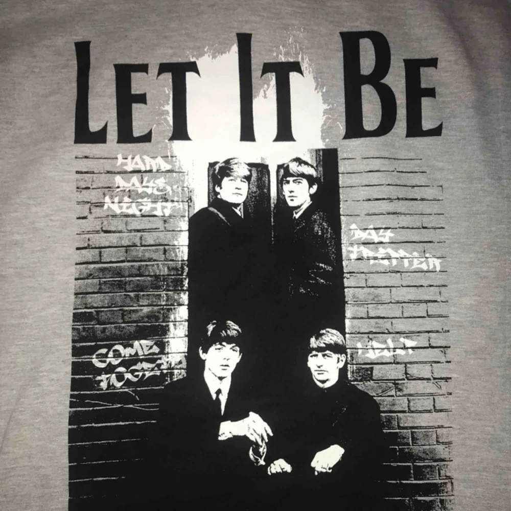 The Beatles hoodie som tyvärr aldrig kommit till användning. Nypris 500 Frakt 60kr . Hoodies.