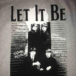 The Beatles hoodie som tyvärr aldrig kommit till användning. Nypris 500 Frakt 60kr 