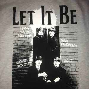  - The Beatles hoodie som tyvärr aldrig kommit till användning. Nypris 500 Frakt 60kr 
