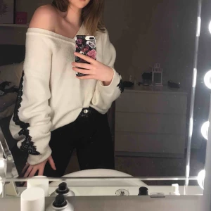  - Mysig tröja från Chiquelle. Jätteskön och mysig men kommer tyvärr inte till användning längre 