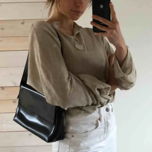  - Tröja från Panos Emporio i fint material. Frakt på 50kr tillkommer.