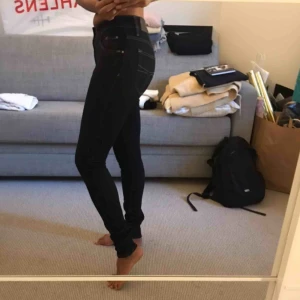  - Som nya Tiger jeans köpte dem för små