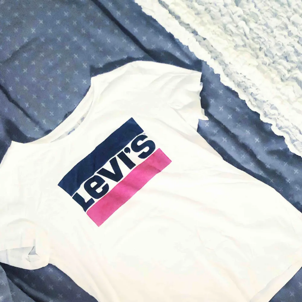 Levis t-shirt. T-shirts.