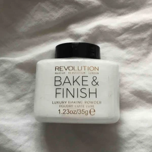  - Löspuder från makeup revolution 😊😊🦋 aldrig använt endast öppnad 🥳