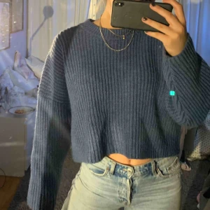  - En superfin tröja som inte kommer till användning :( väldigt bra skick då den används få gånger. 