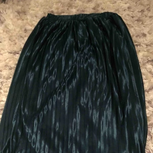  - Kjol från Nelly  Oanvänd då den va för liten när jag fick hem den 