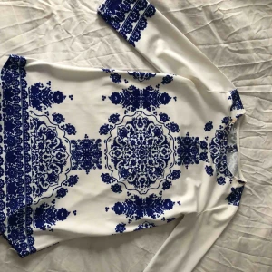  - Kort klänning/ blus storlek XS/S