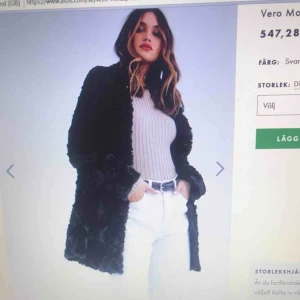  - Är det något du ska ha i din höst  /vintern garderob så är det denna jackan. Köptes i slutet av vintern för 547kr . Jackan är i perfekt skick eftersom den är använd några gånger. Mitt pris 300 ! Köparen och jag delar på frakten 🥰