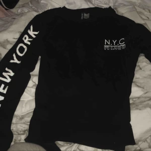  - Skön tröja lite tjockare. Storlek xs