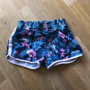  - Aldrig använda shorts!
