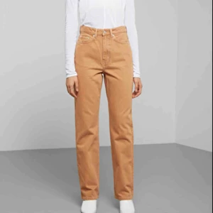  - Helt nya jeans från Weekday, nypris 500kr Köpte tyvärr fel storlek:/ Frakt 40kr