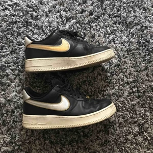  - Säljer mina älsklingar då dom ej kommer till användning  Lite mustiga men bara att tvätta på då de är svart läser och de är enkelt att göra rent. Möts Linköping eller Norrköping   Pris kan diskuteras vid snabb affär 