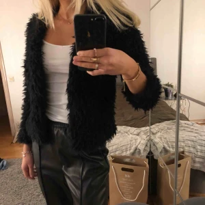  - Fluffig kofta✨ kan mötas i Uppsala annars får man stå för frakten själv