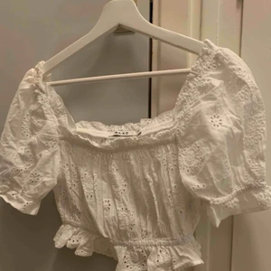  - Jättesöt topp från Na-kd i storlek 34. Köparen står för frakt :)