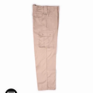  - Beigea cargopants köpta på Från Ö till A! Nypris 350 kr! 