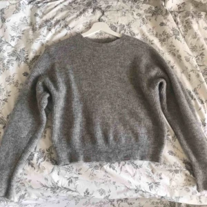  - Nypris 600kr Säljer för 50kr  Ylletyg 