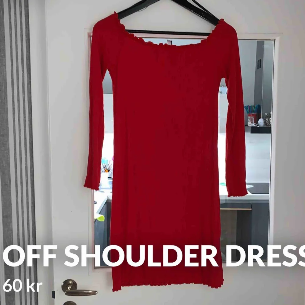Röd klänning köpt förra året från H&M. Klänningar.