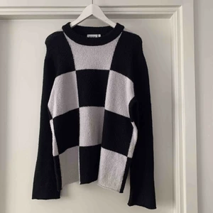  - Skit snygg tröja från Weekday!🤍🖤