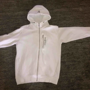  - Schysst vit sail racing hoodie. Sparsamt använd. 