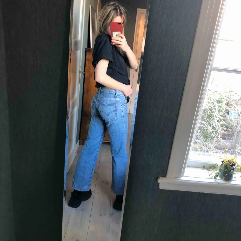 low waisted jeans, i’m 164cm . Jeans & Byxor.