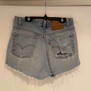  - Vintage Levi’s kjol! Säljare står för frakten!