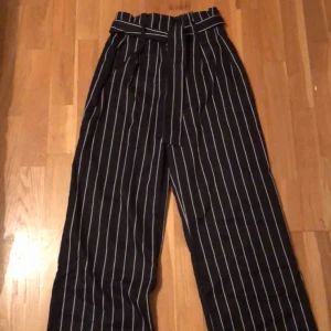  - Supersnygga oanvända byxor Linn Ahlborg X Nakd