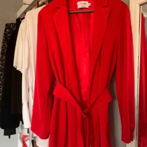  - Klänning från Hannalicious x NAKD. Stl 40 men passar 38. Använd vid ett tillfälle.