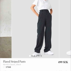  - Säljer dessa randiga byxor från nakd som är för stora på mig.Använda en gång så jättebra skick!Köparen står för frakten❣️