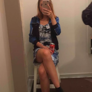  - Cute adidaströja för en baddie💦🦋🧊💙