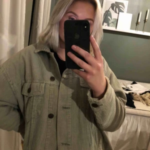  - Oversized Manchester ifrån Zara, supersnygg! Köpare står för frakt 🤩