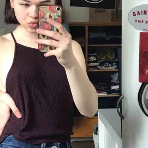  - Suuuper mjukt å skönt linne från brandy Melville, Frakt tillkommer, betalning sker via swish💕 bara att skicka ett meddelande vid frågor/om du vill ha fler bilder mm🥳 går alltid att pruta 