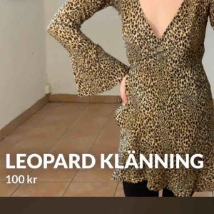  - Klänning i leopard som knyts i midjan och som är luftig och somrig, endast använd en gång under midsommar💗