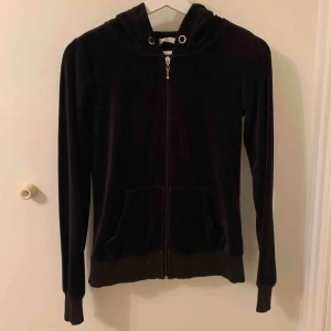  - En svart tröja från Cubus, FRI FRAKT