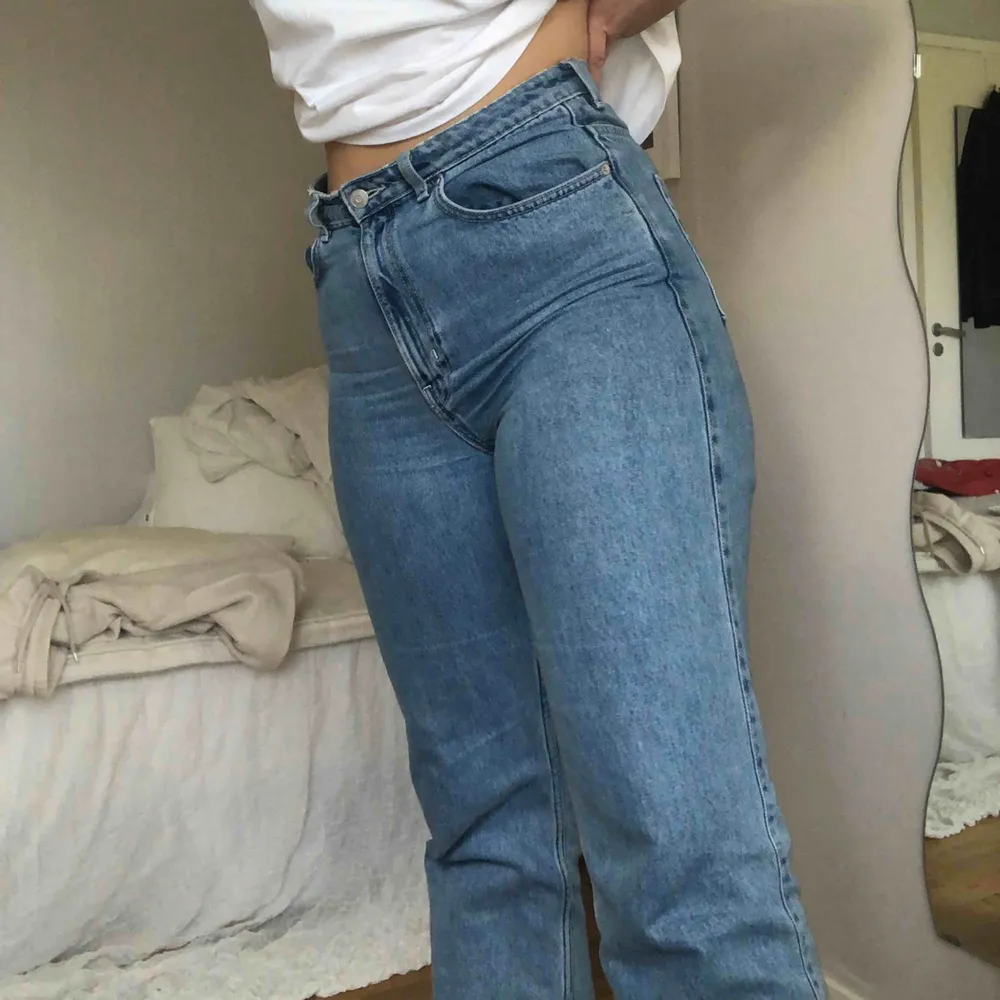 Rowe jeans från weekday. Jeans & Byxor.