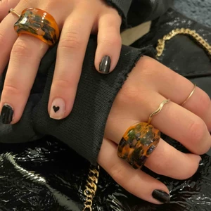  - RINGAR I GLAS   Erbjudande: köp två för 140kr💗  Superfina ringar i glas som passar till allt! Helt rostfria och fungerar till både silver och guld smycken 😍 