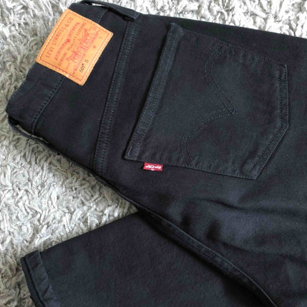 super snygga Levis jeans, använda högst två gånger! Storlek 25, kan skickas bättre bilder!. Jeans & Byxor.