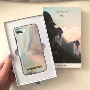  - Helt nytt Ideal of Sweden skal som passar både iPhone 7 och 8. Säljes pågrund av att jag nyligen köpte ny mobil. Frakt tillkommer! 