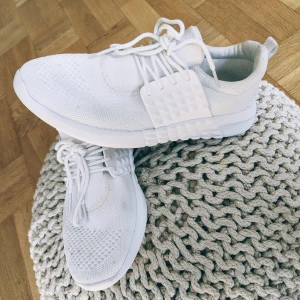 Skor ASOS - Använd endast ett par ggr. Fint skick! Köparen står för frakt 💛