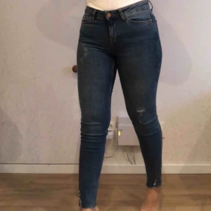  - Slim jeans från Zara. Väldigt bra pris, i princip oanvända. Orginalpriset var 349kr, säljs till högst bud.