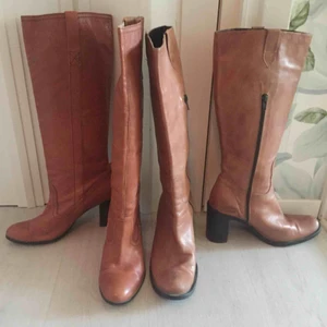  - Snygga cognacsfärgade stövlar från Vagabond och fries & Company. 300kr styck.