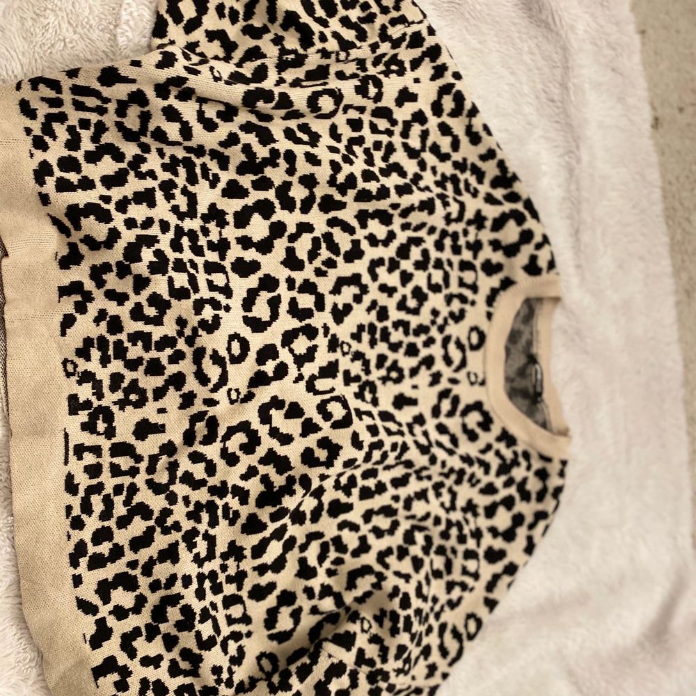Leopard tröja - Nelly | Plick Second Hand