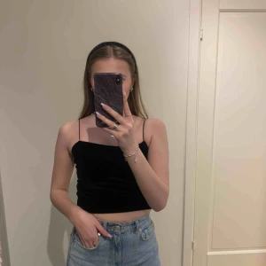  - Supersnyggt linne ifrån Nelly i sammets material. Storlek xs och är aldrig använt💖