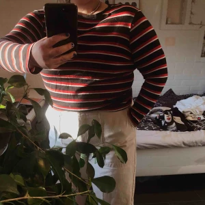  - Randig långärmad tröja. Du står för frakten!🌸
