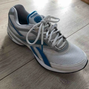 Tränings skor  - Promenadskor, Walking shoes, knappt använda 